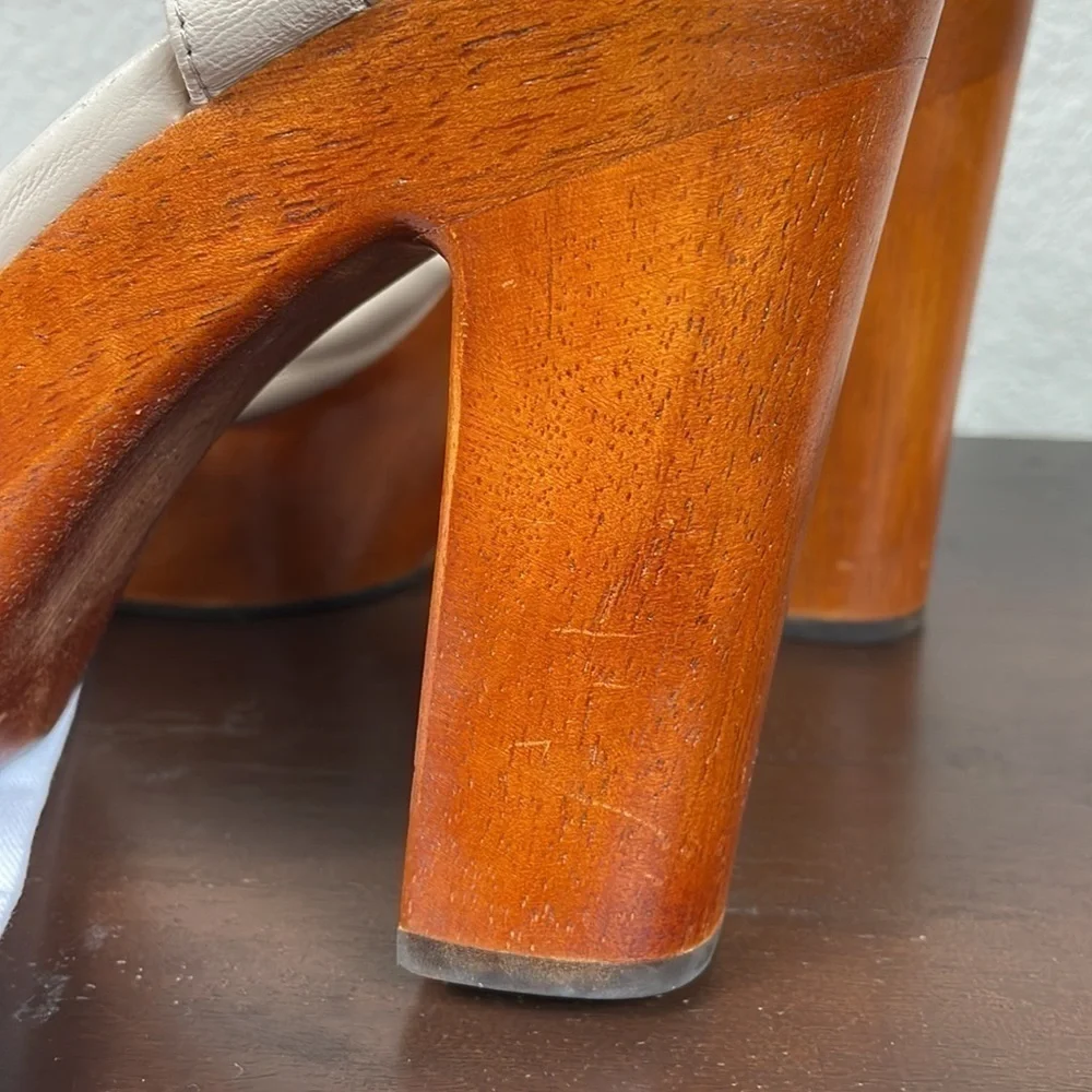 Veronica Beard substantial wooden